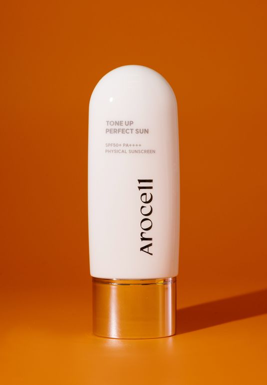 Cолнцезащитный крем c ниацинамидом и маслом цитрона для сияния кожи Arocell Tone UP Perfect Sun SPF50+ PA+++ 50г