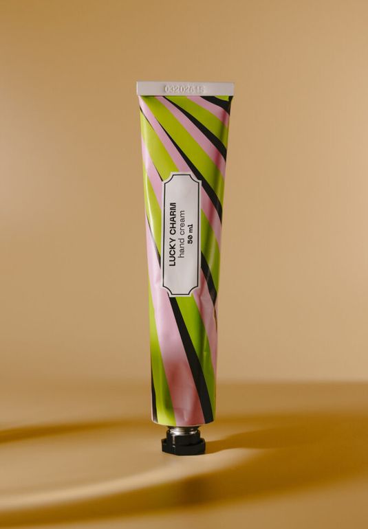Легкий и увлажняющий крем для рук CHA U KAO Lucky Charm 50 мл