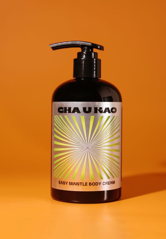 Крем для тела увлажняющий CHA U KAO EASY MANTLE BODY CREAM "POETRY" 330 мл