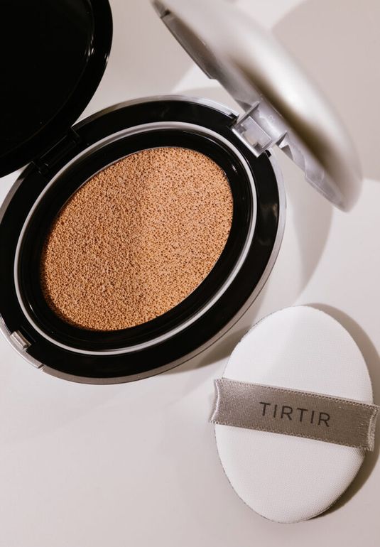 Тональный кушон с полусияющим финишем TIRTIR Mask Fit Aura Cushion [21С Cool Ivory] SPF30 PA++ 18g