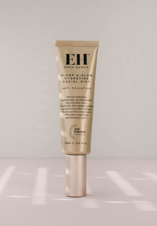 Мист с создает эффектом «второй кожи» и антиоксидантной защитой EMMA HARDIE Plump & Glow Hydrating Facial Mist 90ml 