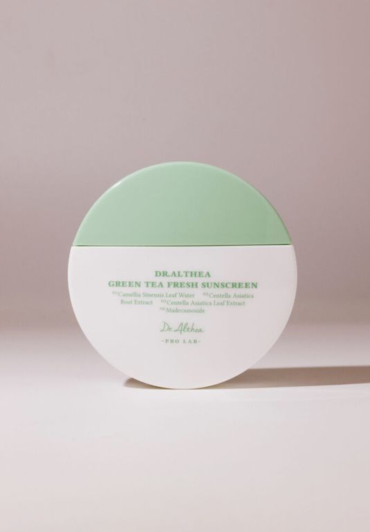 Освежающий солнцезащитный крем Dr. Althea Green Tea Fresh Sunscreen SPF50+ PA++++ 45ml