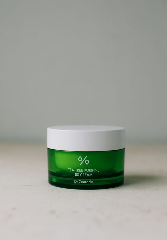 Интенсивный успокаивающий крем на основе экстракта листьев чайного дерева Dr. Ceuracle Tea Tree Purifine 80 Cream 50g
