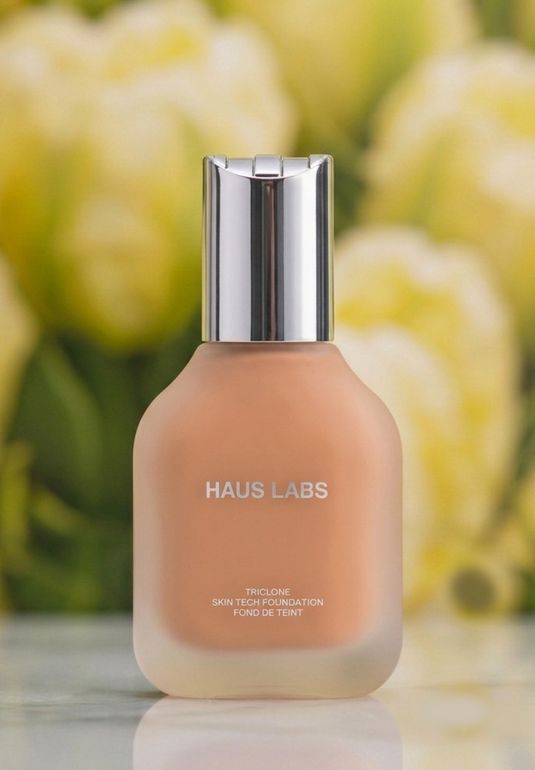 Невероятный тональный крем [250 Светло-средний /250 Light Medium] HAUS LABS Triclone Skin Tech Foundation 30мл