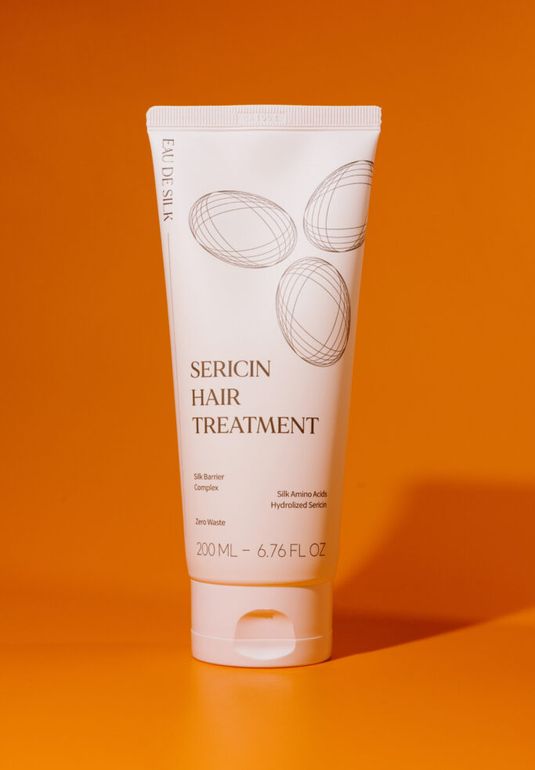 Тритмент для придания блеска поврежденным волосам Eau De Silk Sericin Treatment 200ml