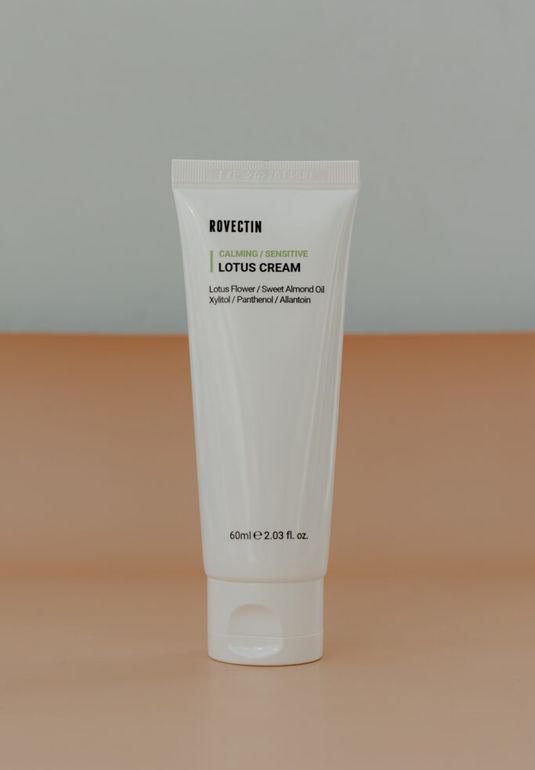Лёгкий увлажняющий крем с экстрактом лотоса ROVECTIN Clean Lotus Water Cream 60мл