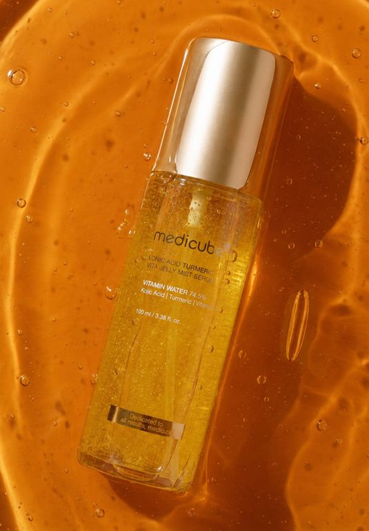 Осветляющая спрей-сыворотка с койевой кислотой medicube Kojic Acid Turmeric Vita Jelly Mist Serum 100мл