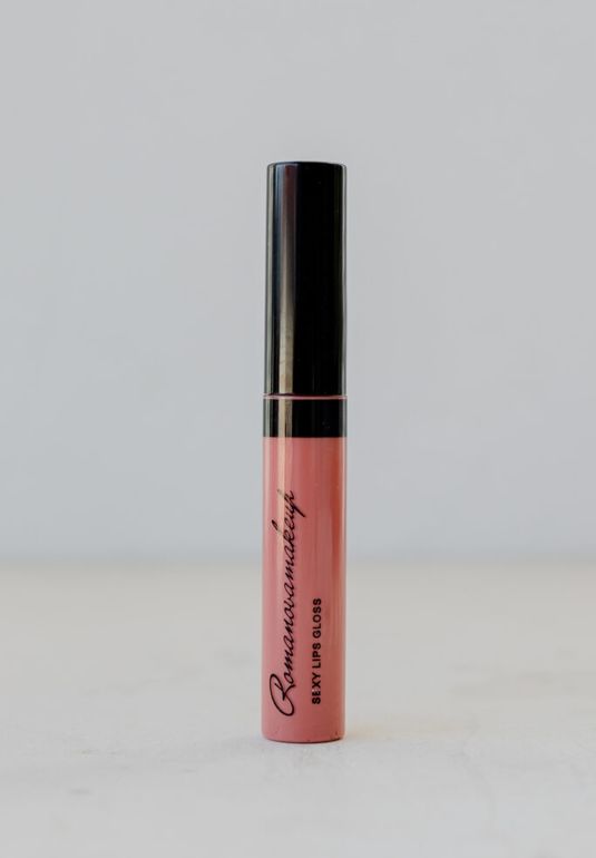 Роскошный блеск для губ, который и правда секси Romanovamakeup Sexy Lips Gloss GLAMOROUS 8.5ml