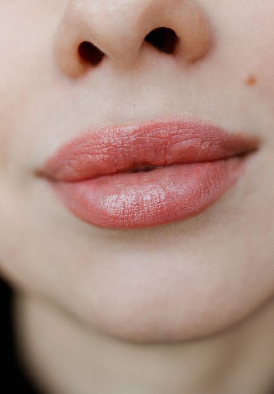 Бальзам для губ “Персиковый сок” SHAISHAISHAI Sun Kissed Plumping Lip Balm 4g (04) PEACH CRUSH