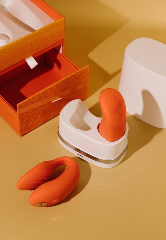 Идеальный вибратор для пар коралловый We-Vibe Chorus 