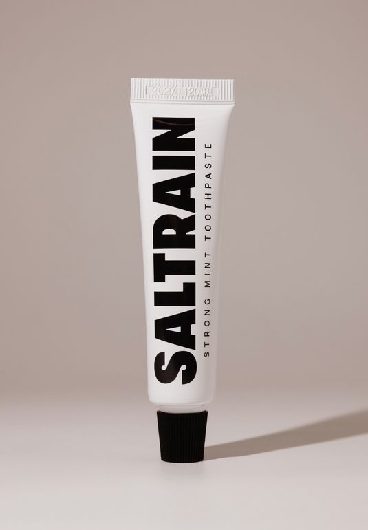 Мини профилактическая зубная паста SALTRAIN Mini Black Gray Salt Toothpaste 30g