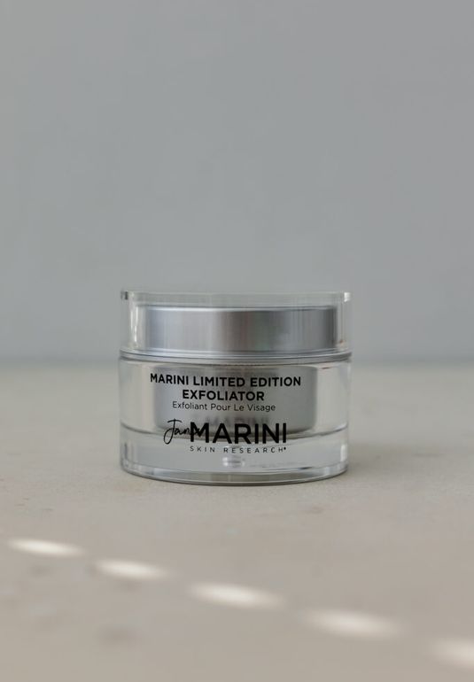 Пилинг-маска тройного действия с энергетическим зарядом клюквы и апельсина JAN MARINI Marini Limited Edition Exfoliator-Craberry Orange 57g