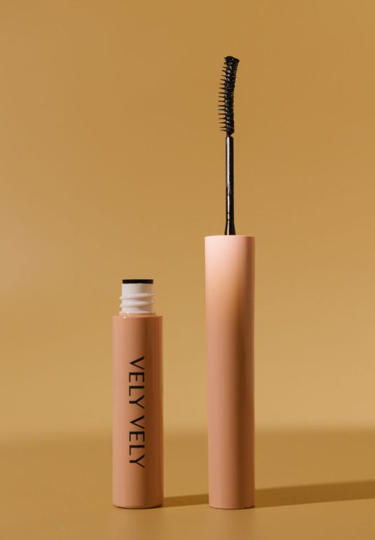 Супертонкая стойкая тушь для ресниц чёрная Vely Vely Super Slim Mascara 01 Black 3.2g
