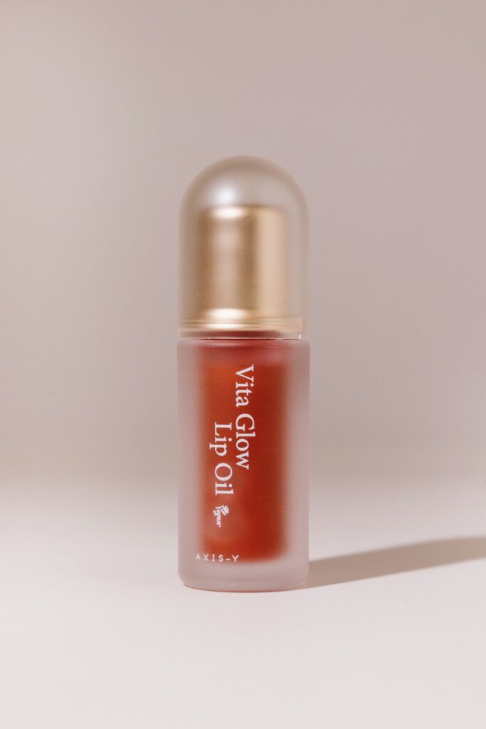 Витаминное масло-блеск для губ AXIS-Y Vita Glow Lip Oil [Chilled Berry] 4ml