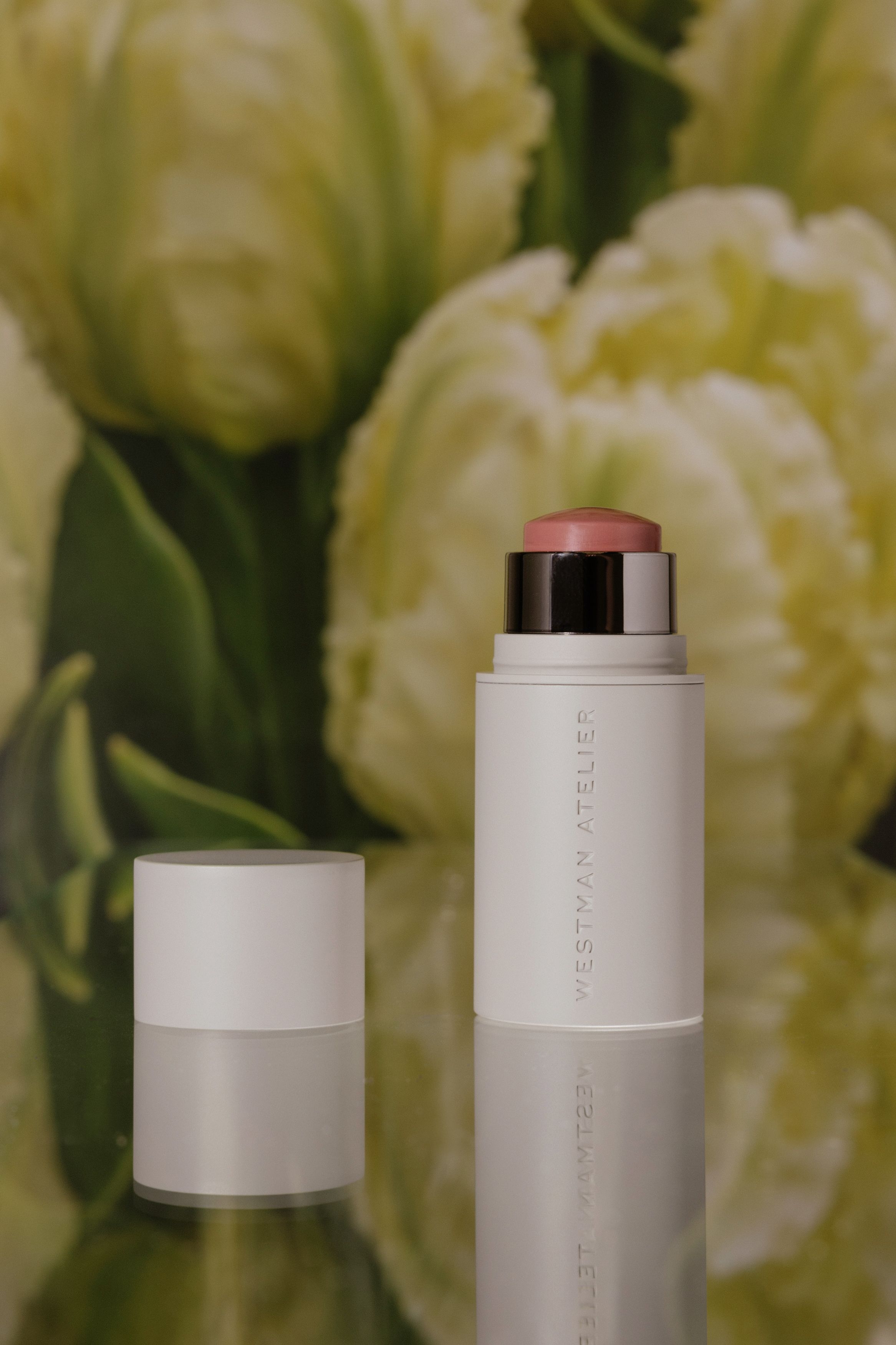 

Кремовые румяна-карандаш [Petal] Westman Atelier Mini Petite Baby Cheeks Lip + Cheek Cream Blush 2,5г