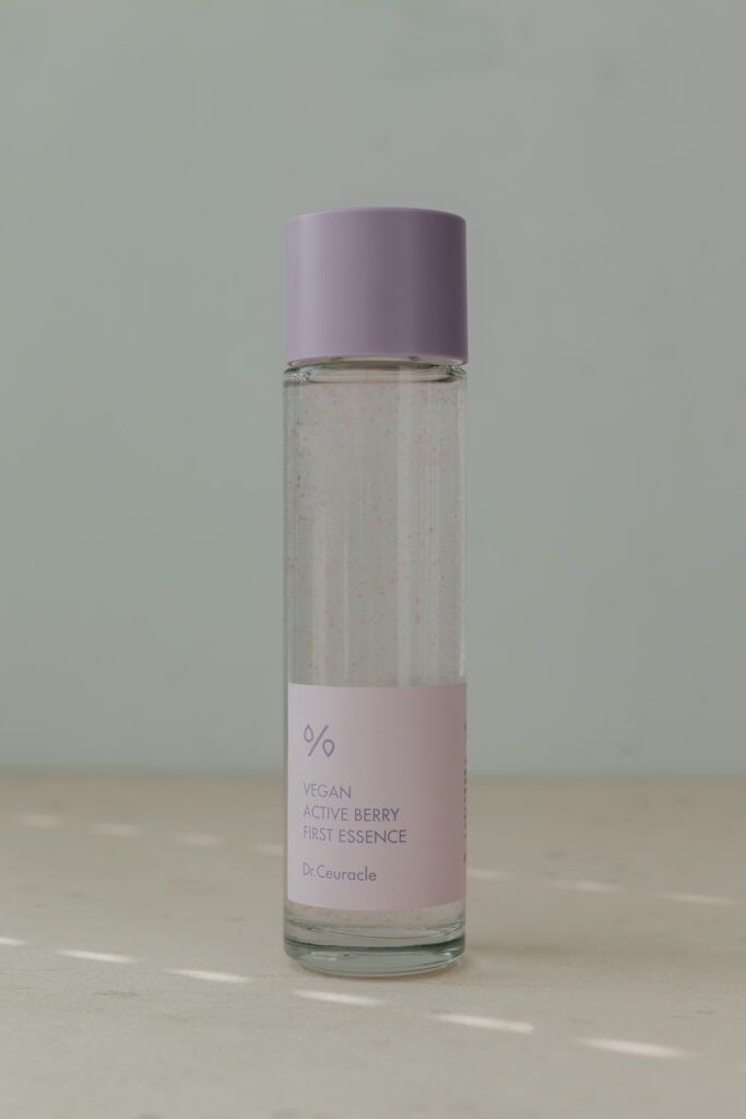

BU// Эссенция активные ягоды с ресвератролом Dr. Ceuracle Vegan Active Berry First Essence 150ml