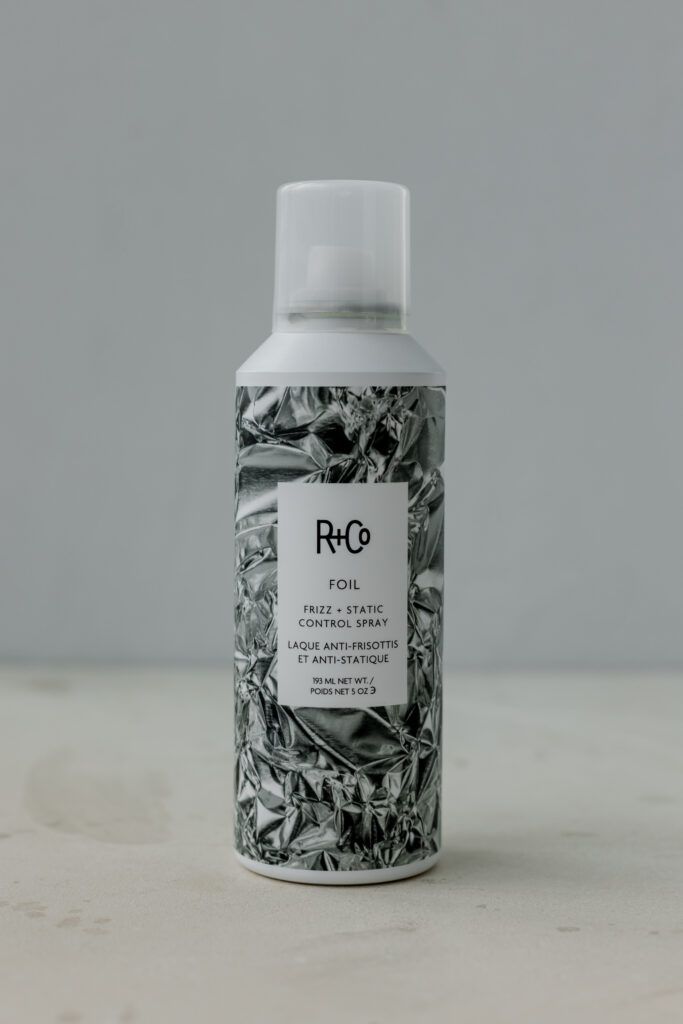 BU// ФОЛЬГА спрей-антистатик для волос R+Co FOIL Frizz+Static Control Spray 193ml