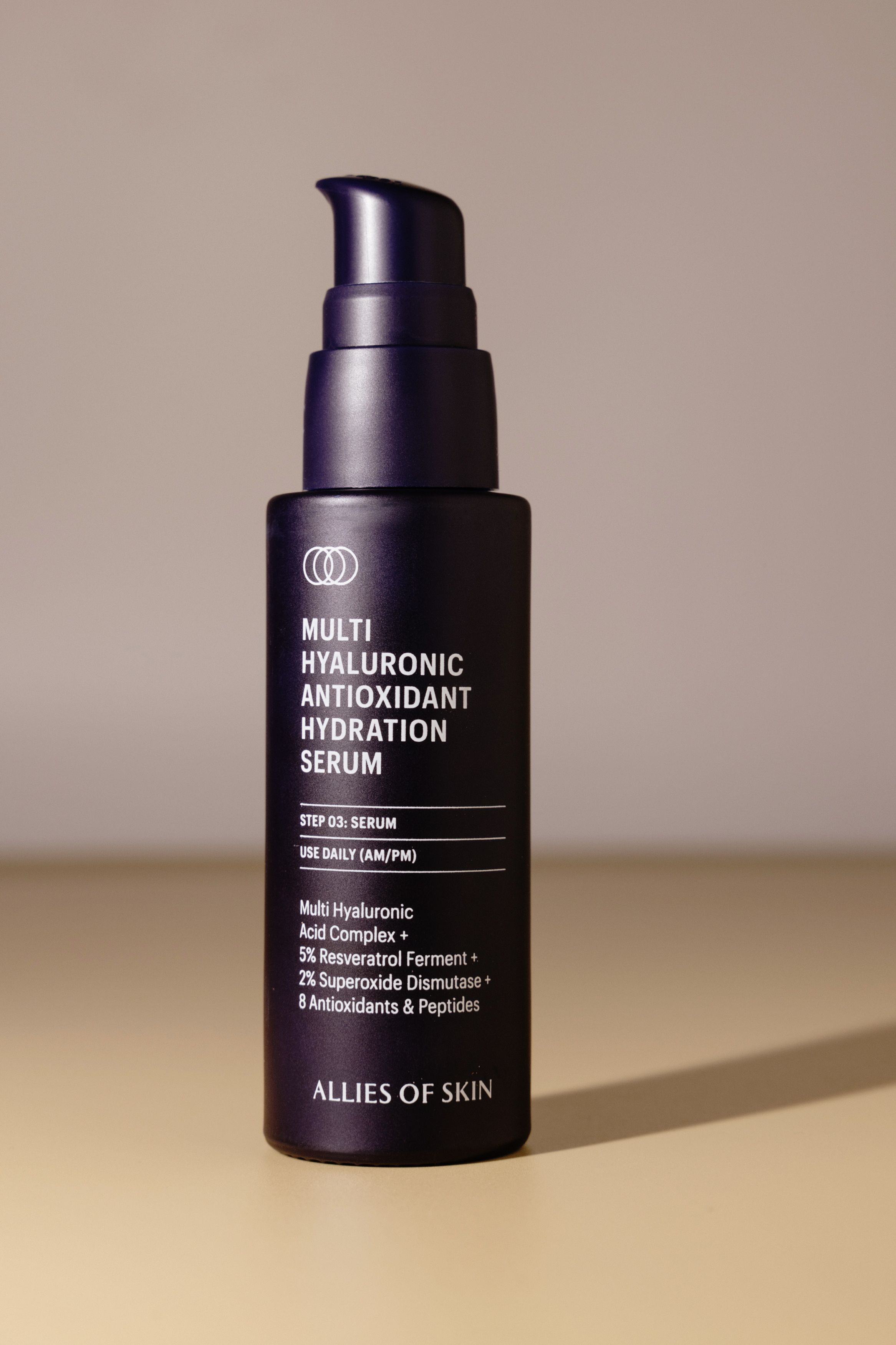Сыворотка на основе гиалуроновой кислоты антиоксидантов и восстанавливающих компонентов ALLIES OF SKIN Multi Hyaluronic Antioxidant Hydration Serum 30 ml 10300₽