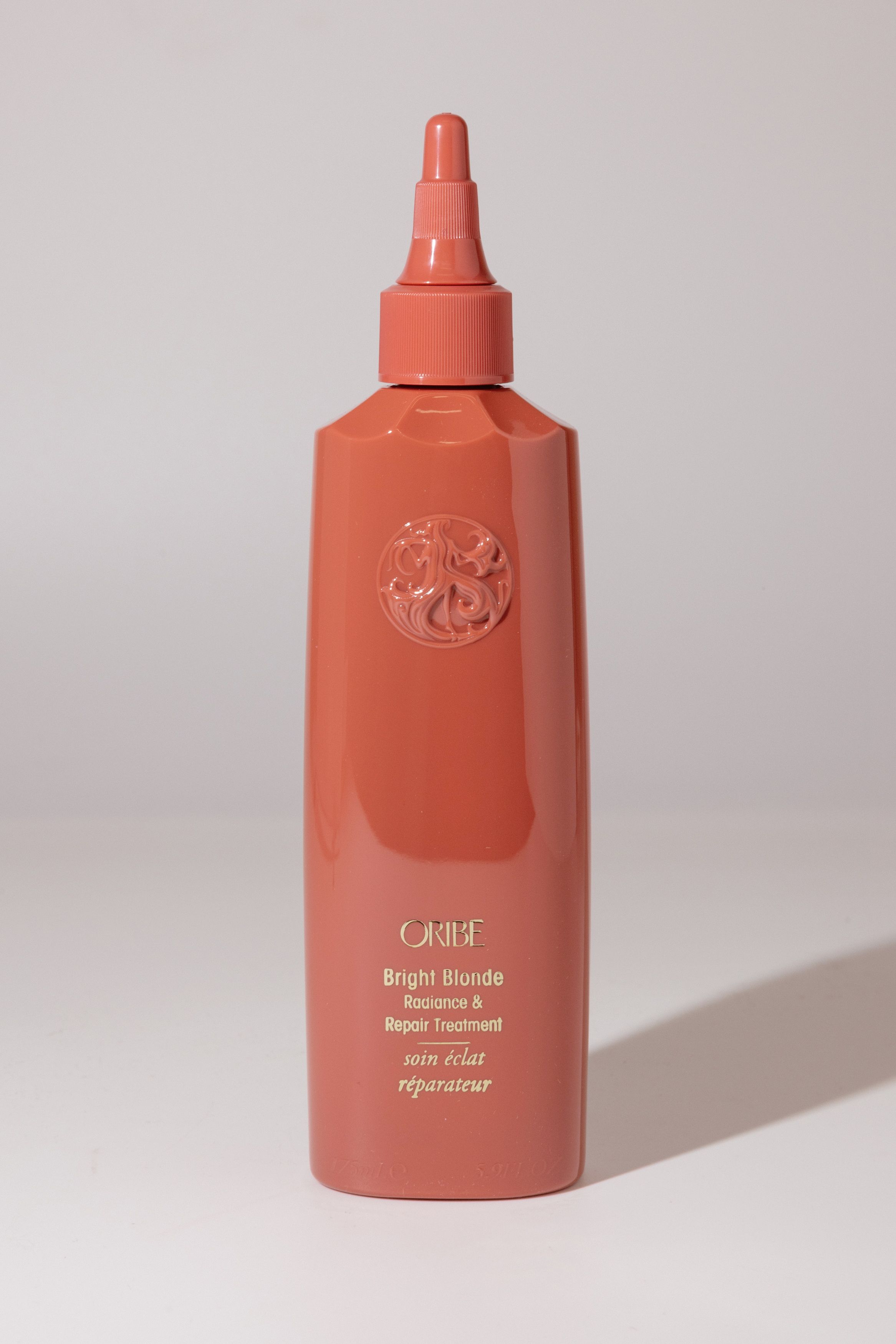 Бальзам-уход для светлых волос Сияние и Восстановление Oribe Bright Blonde Radiance amp Repair Treatment 175мл 13100₽