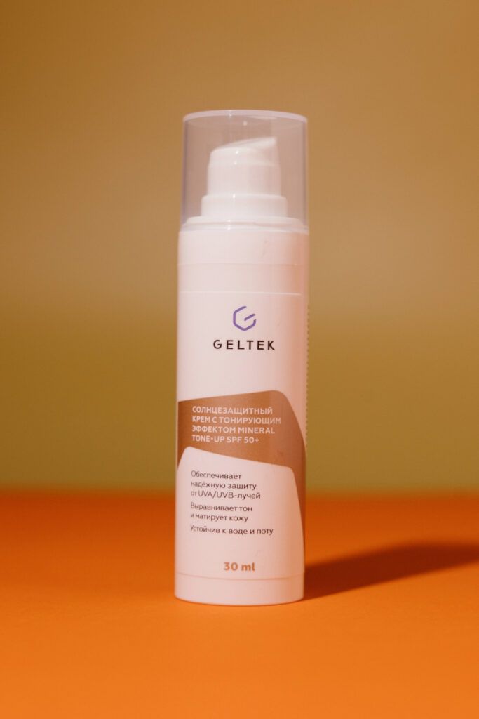 Солнцезащитный крем с тонирующим эффектом Geltek Mineral Tone-Up SPF50+ [Pink Ivory] 30ml