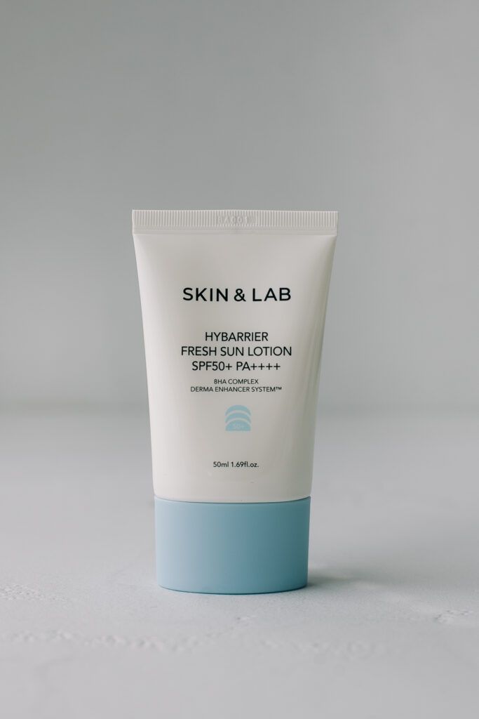 Увлажняющий солнцезащитный крем для лица и тела SKIN&LAB Hybarrier Fresh Sun Lotion SPF50+ PA++++ 50ml 