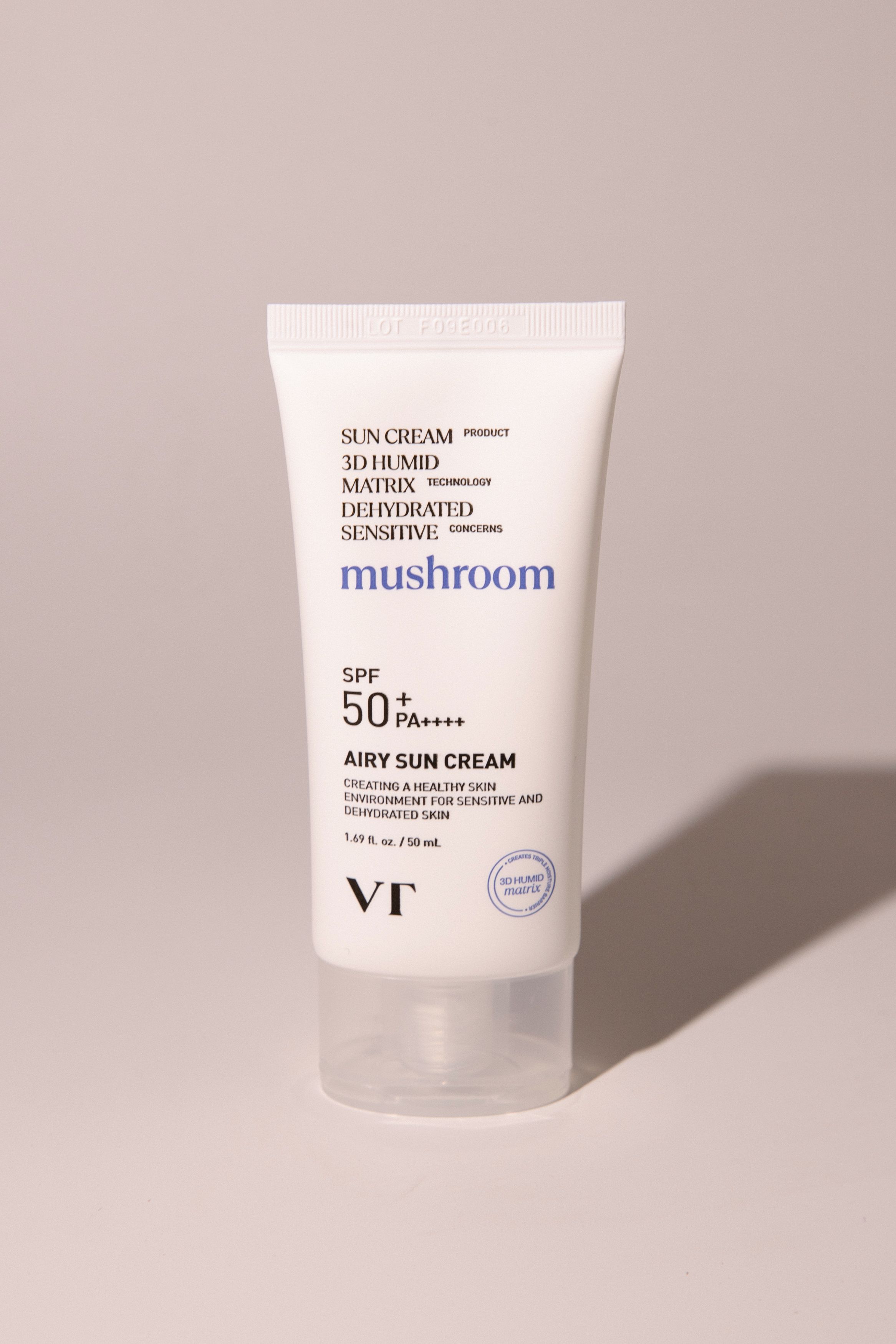 

Увлажняющий солнцезащитный крем VT Airy Sun Cream SPF50+ PA++++ 50мл