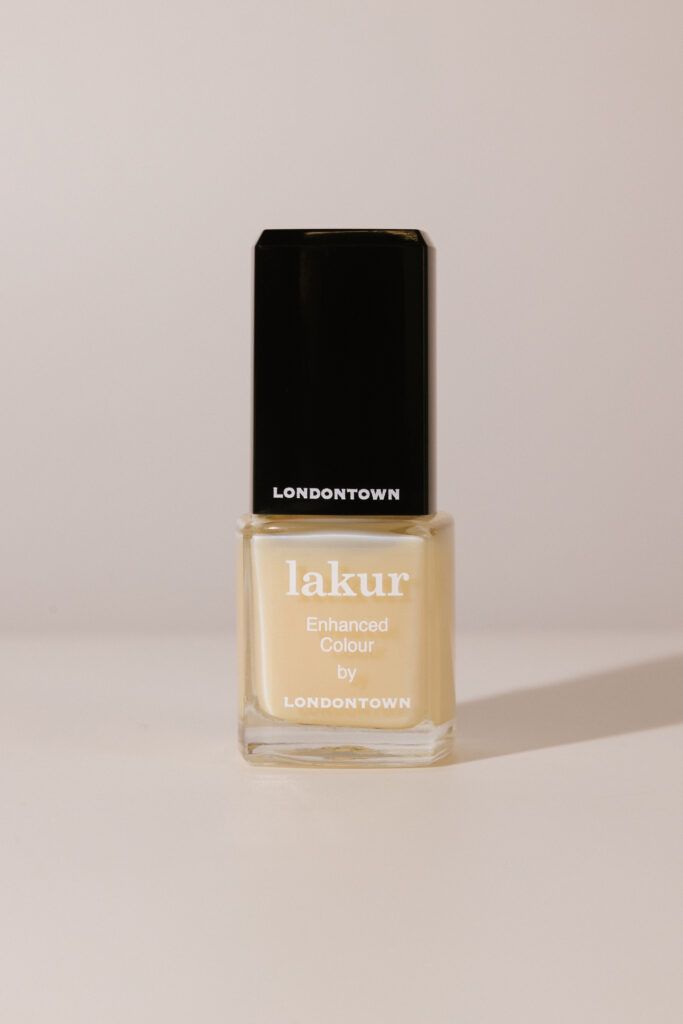Лак для ногтей Бокал игристого Londontown Lakur Enhanced Colour Cheerio 12ml
