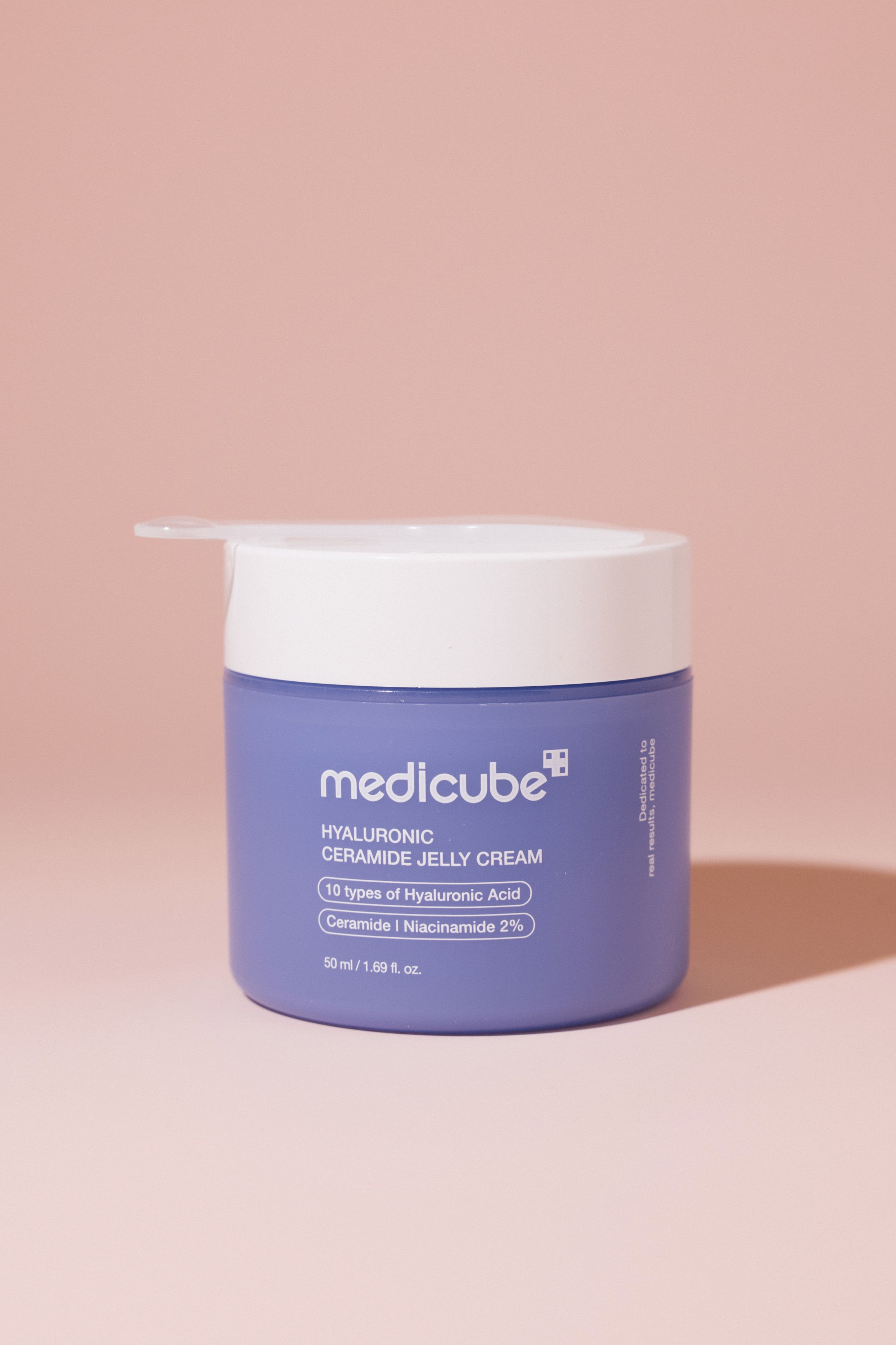 

Крем-гель с керамидами и гиалуроновой кислотой medicube Hyaluronic Ceramide Jelly Cream 50мл