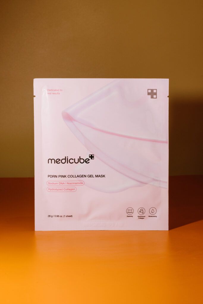 Укрепляющая гидрогелевая маска с ПДРН и коллагеном medicube PDRN Pink Collagen Gel Mask 28g