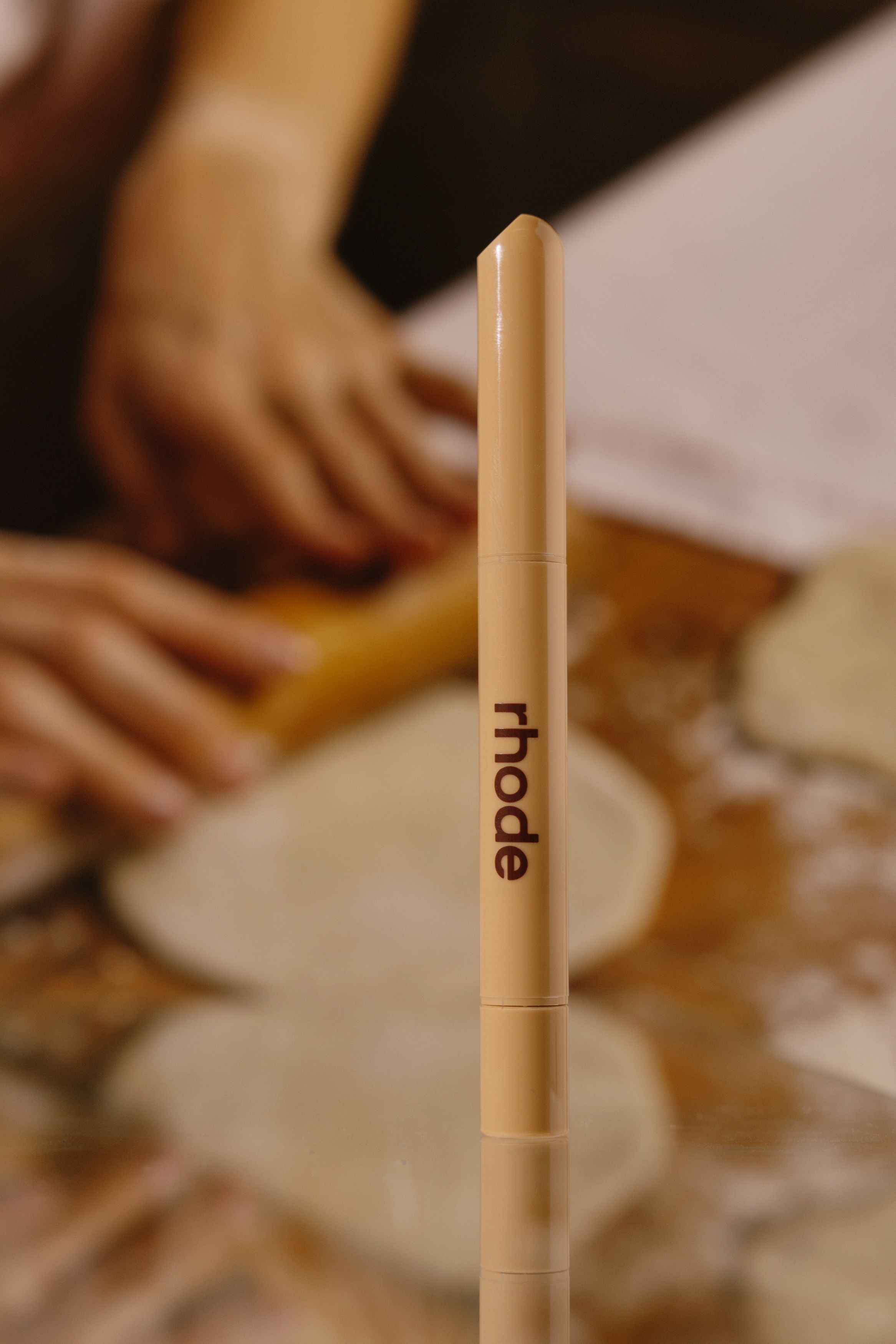 Контурирующий бальзам для губ rhode Peptide Lip Shape [Lean] 0,75g