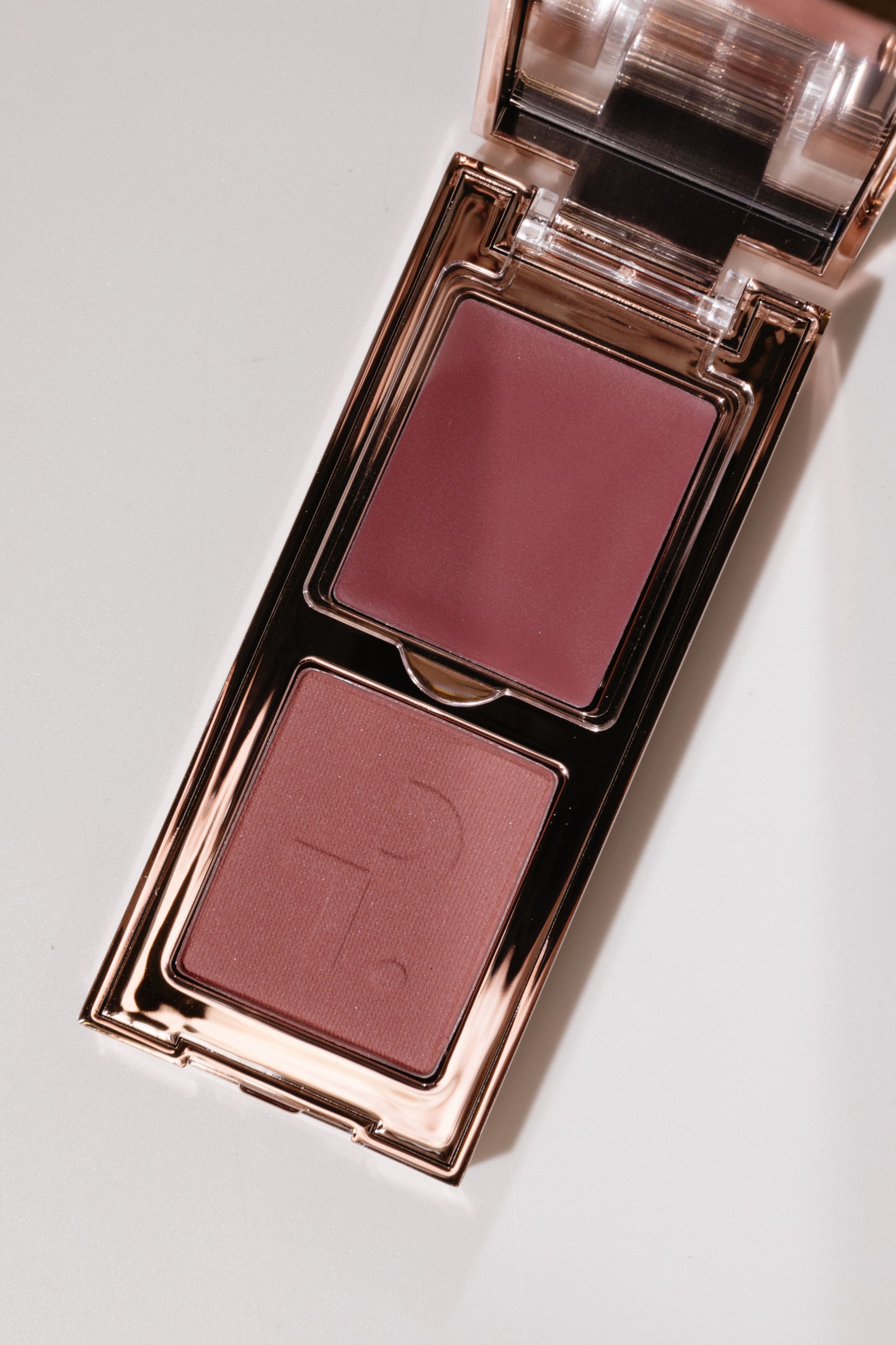 

Кремовые и пудровые румяна [She Goes To The Gym] PATRICK TA Major Headlines Double-Take Crème&Powder Blush Duo 1,6г/2,8г