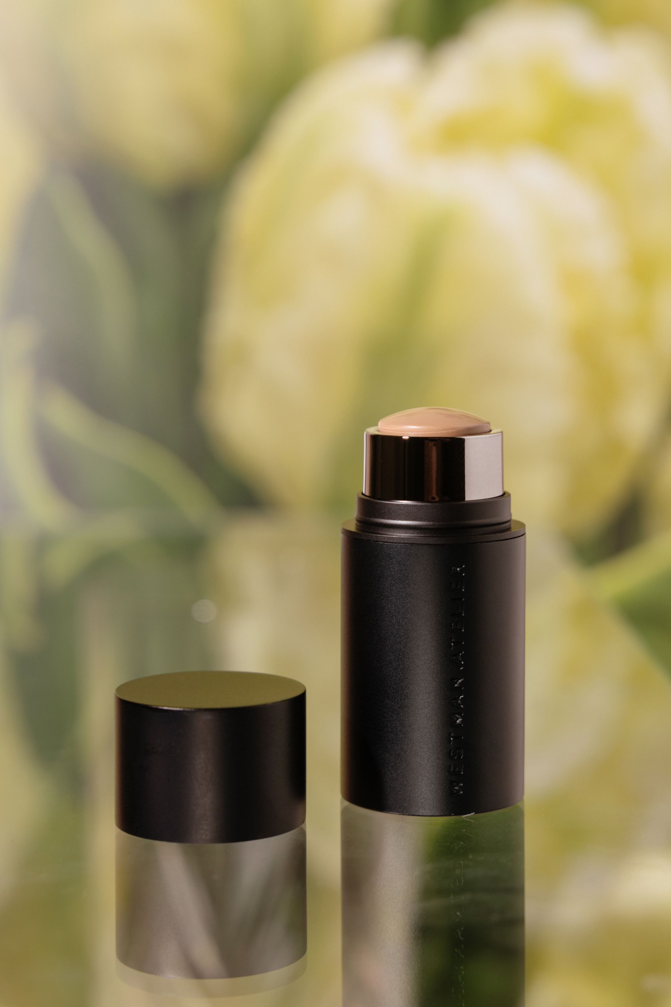 

Средство для конутринга [Biscuit] Westman Atelier Mini Petite Face Trace Cream Contour Stick 2,5г