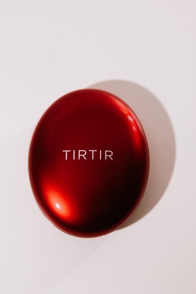 Тональный кушон с полуматовым финишем TIRTIR Mask Fit Red Cushion [22C Peach Beige] SPF40 PA++ 18g