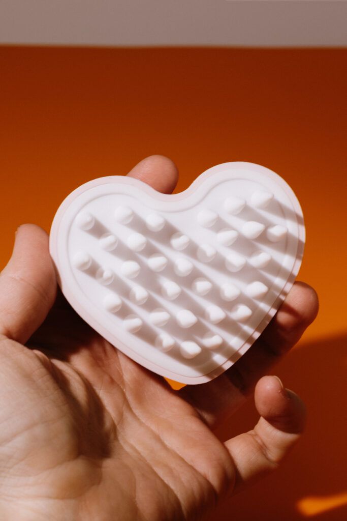 Массажер для головы MIAMITATS AESTHETIC GIRL Soft heart