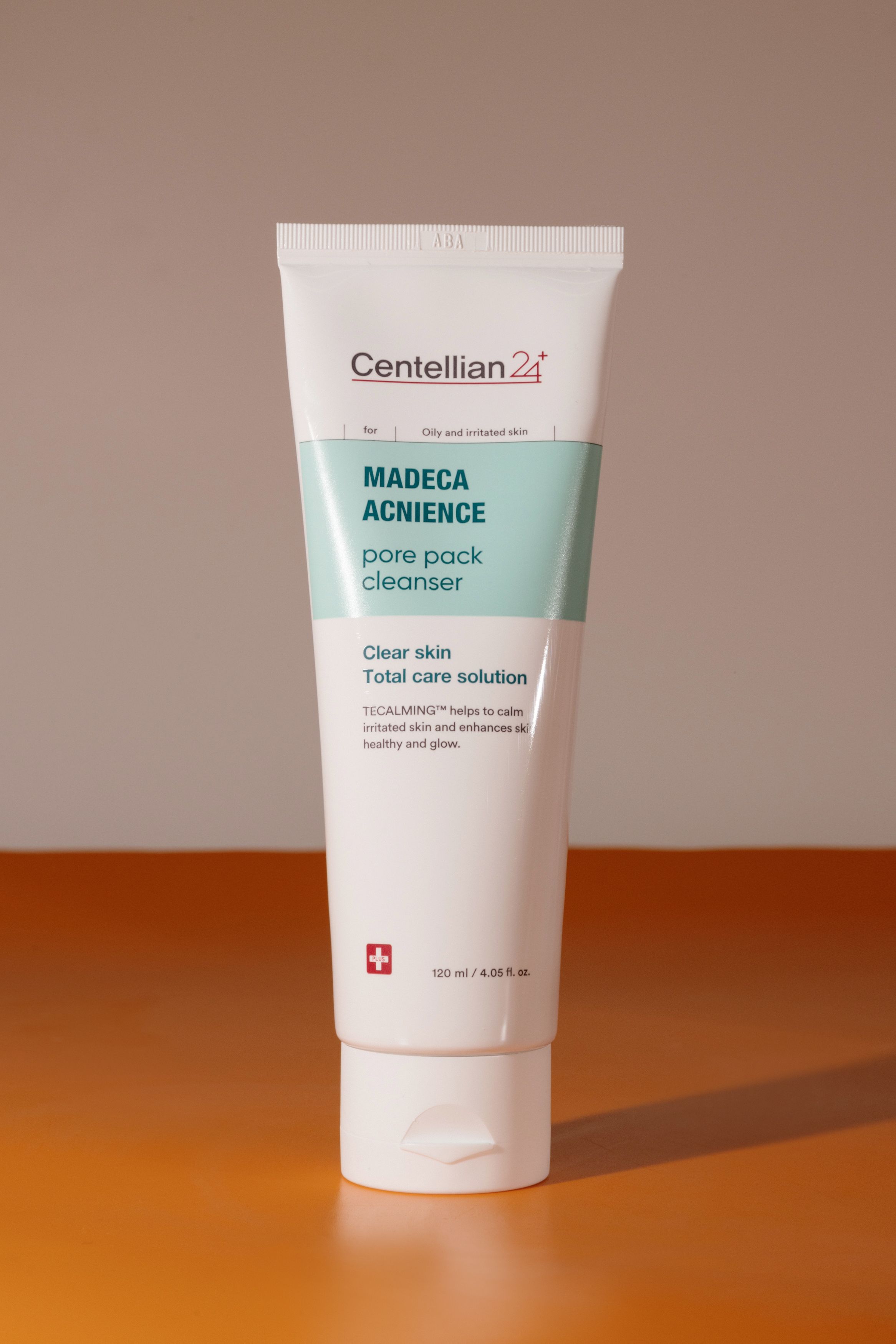 Глиняная маска-пенка для очищения пор Centellian24 Madeca Acnience Pore Pack Cleanser 120ml