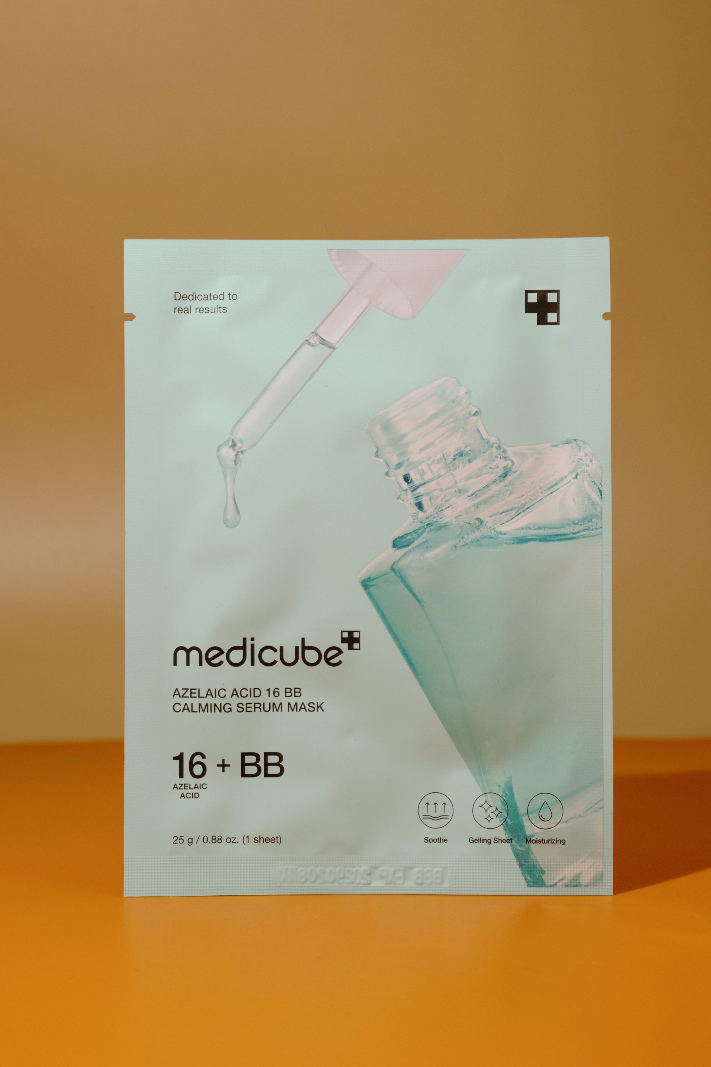 

Успокаивающая маска с азелаиновой кислотой medicube Azelaic Acid 16 BB Calming Serum Mask 25г