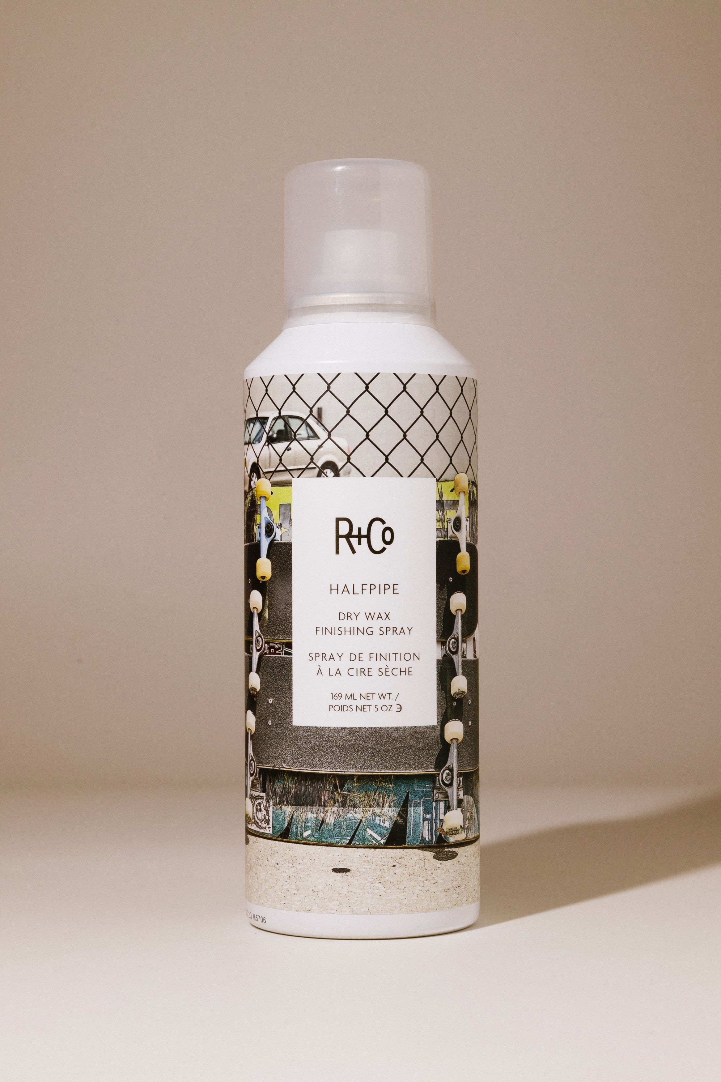 Сухой спрей-воск для завершения укладки "Халфпайп" R+Co Halfpipe Dry Wax Finishing Spray 169ml