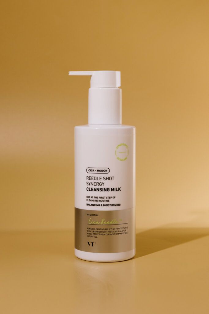 Очищающее молочко для лица VT Reedle Shot Synergy Cleansing Milk 200ml