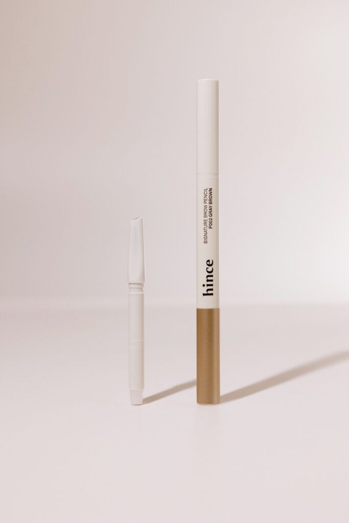 Карандаш для бровей hince Signature Brow Pencil [02 Gray Brown] 0,2g