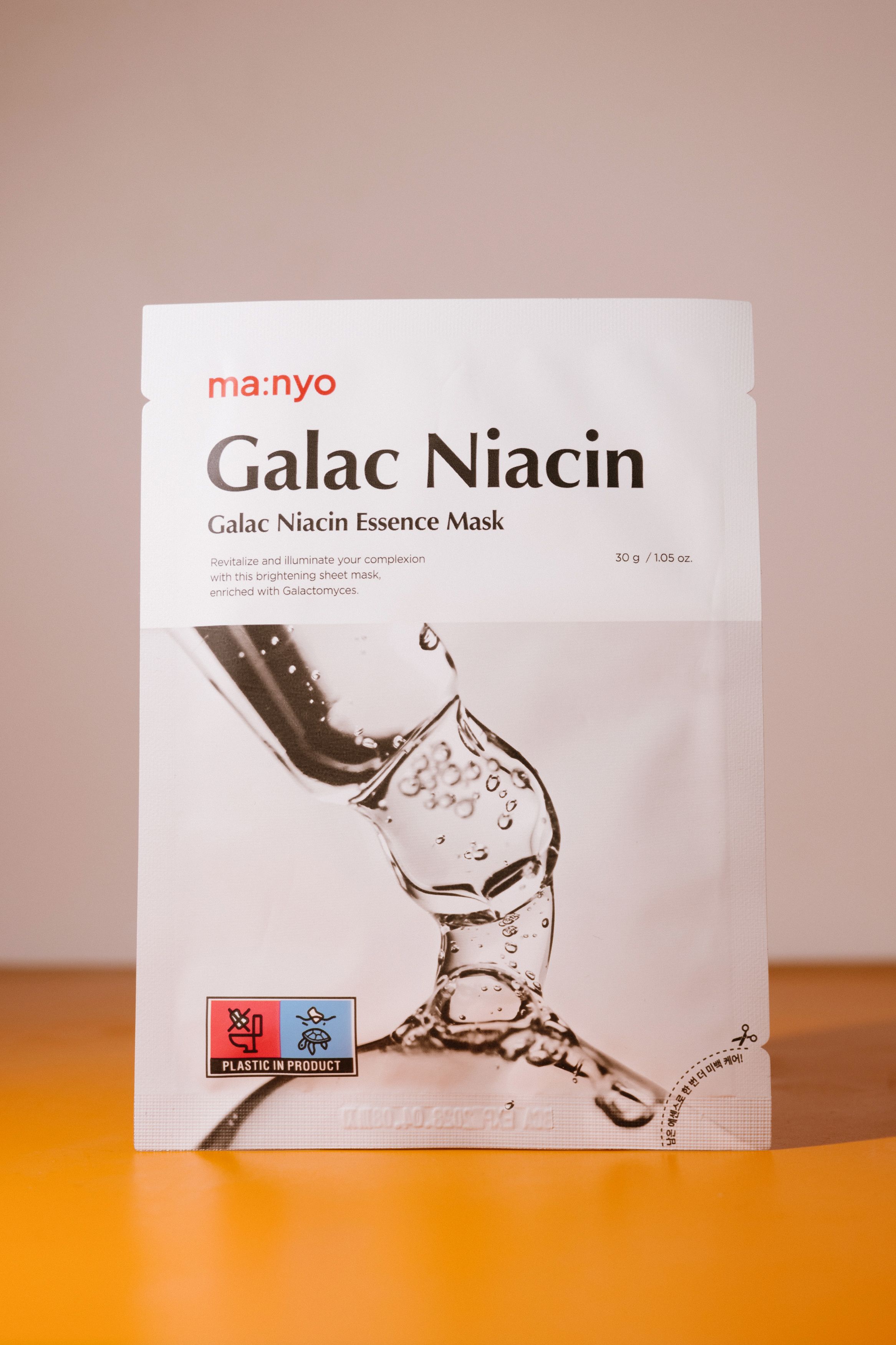 

Маска тканевая одноразовая для выравнивания тона Manyo Galac Niacin Essence Mask 30g
