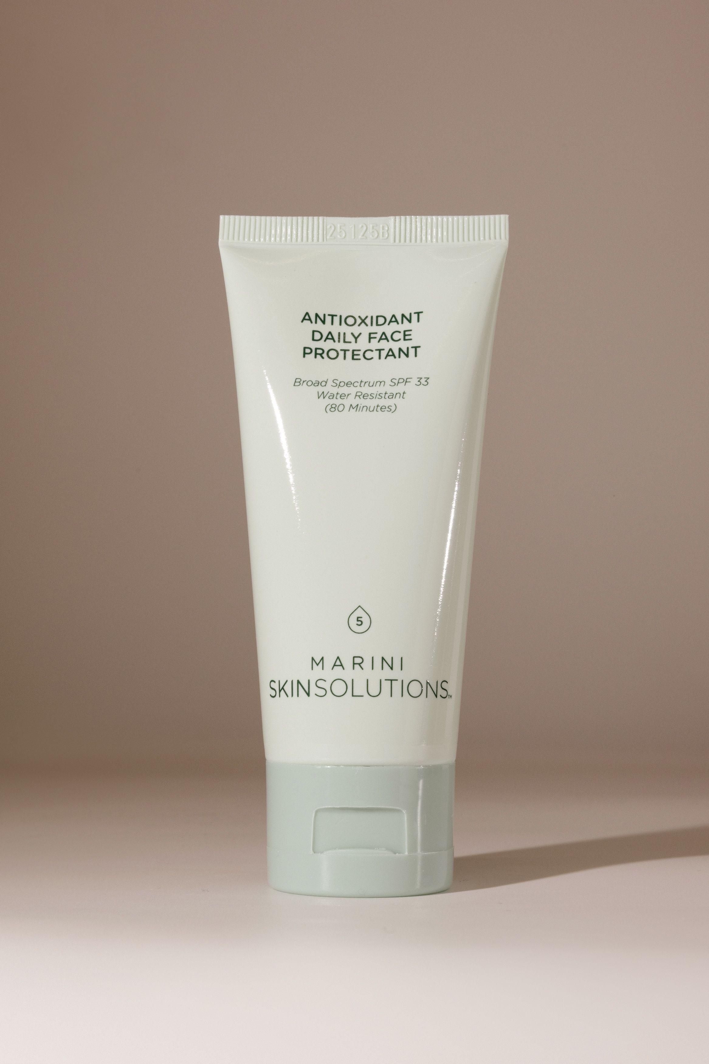 Антиоксидантный водостойкий крем на химических фильтрах Marini SkinSolutions Antioxidant Daily Face Protectant SPF 33 57г 7600₽