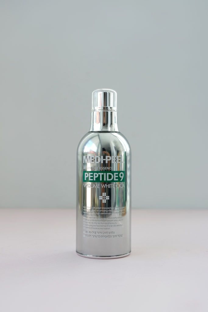 

Кислородная сыворотка-эссенция с центеллой MEDI-PEEL Peptide 9 Volume White Cica Essence 100ml