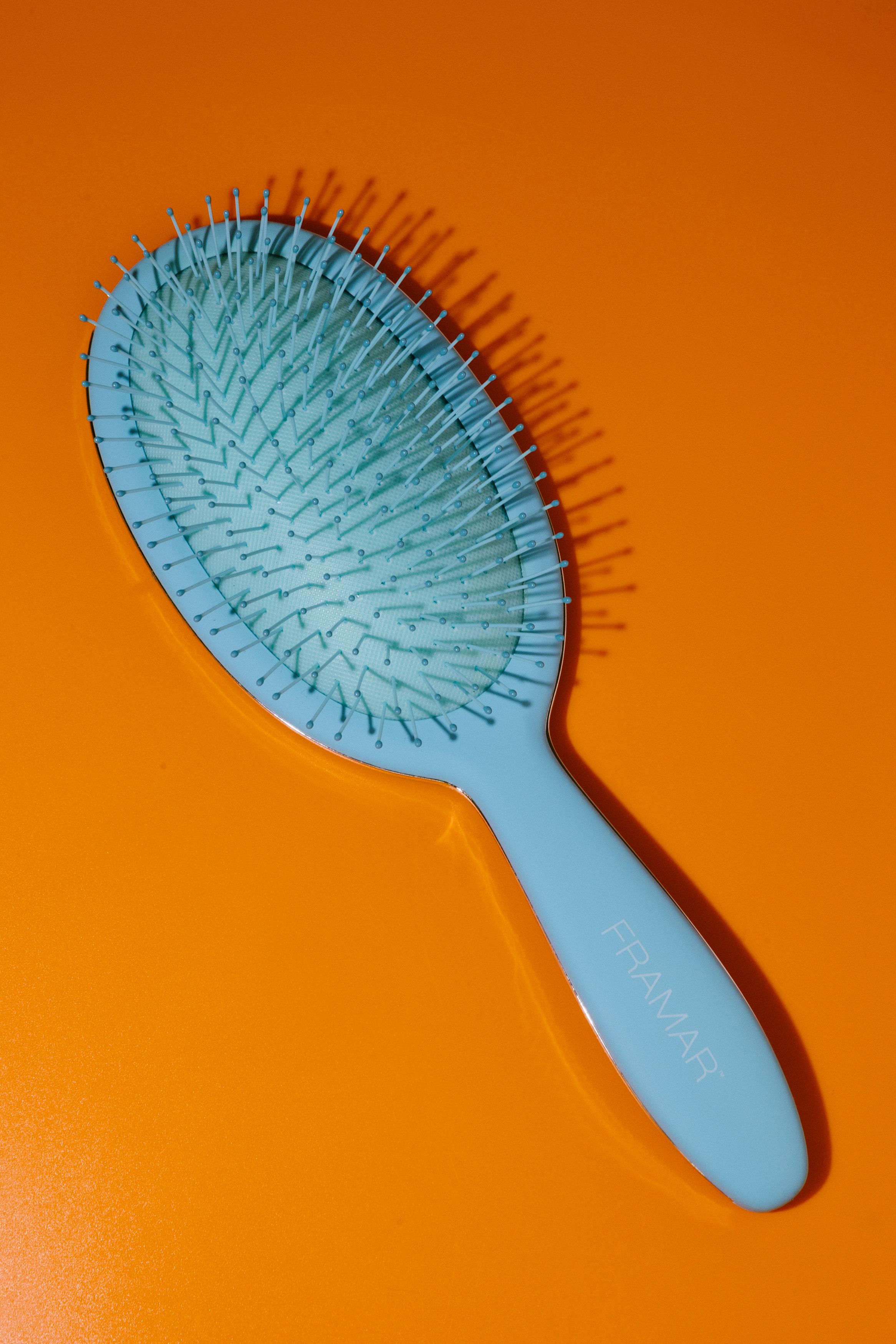 Распутывающая щетка для волос "Нежный возраст" Framar Detangle Brush - Peek-A-Blue 1шт