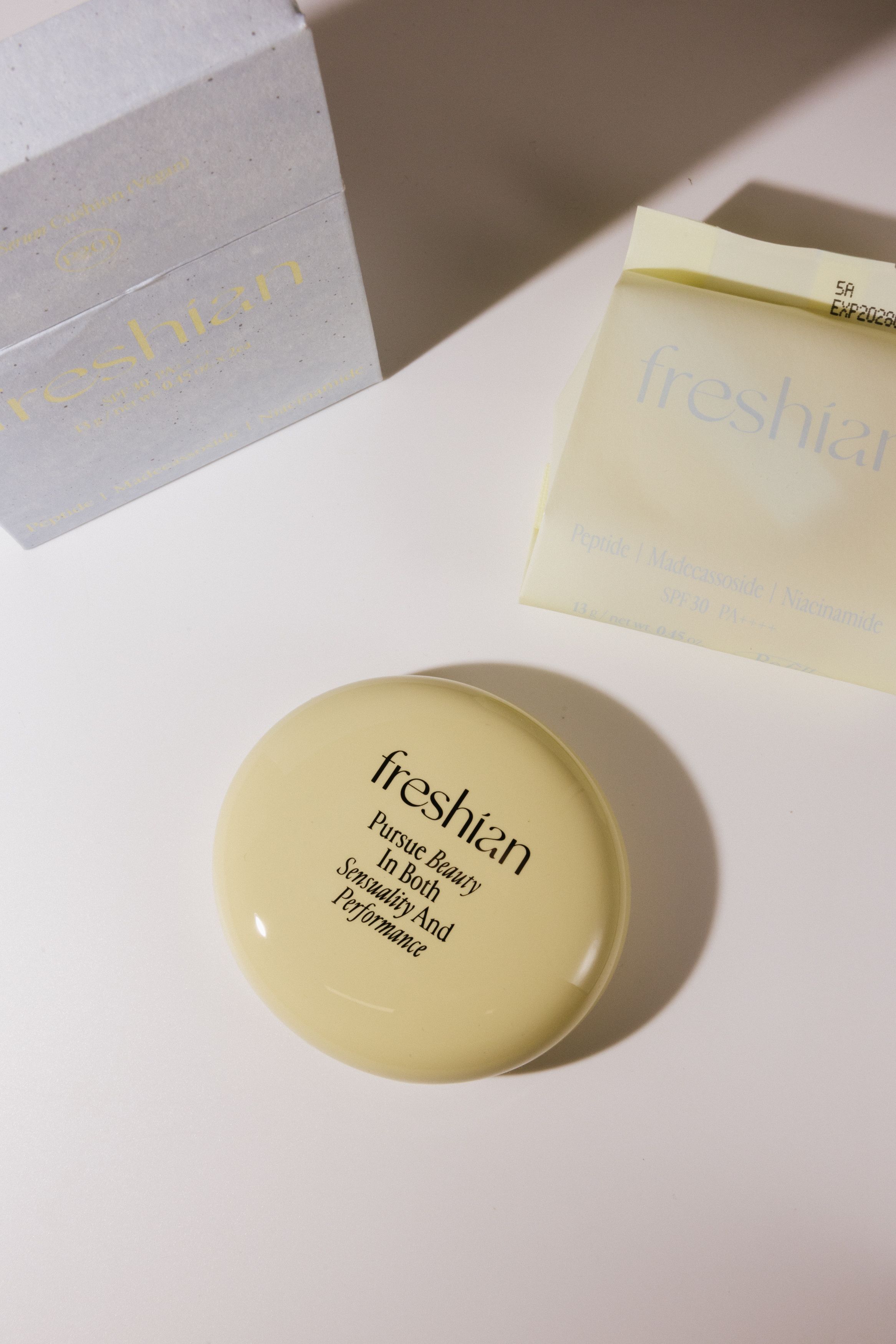 Кушон для лица на основе пептидов №P201 Freshian Egg Like Peptaserum Vegan Cushion №P201 SPF30/PA++ 13g