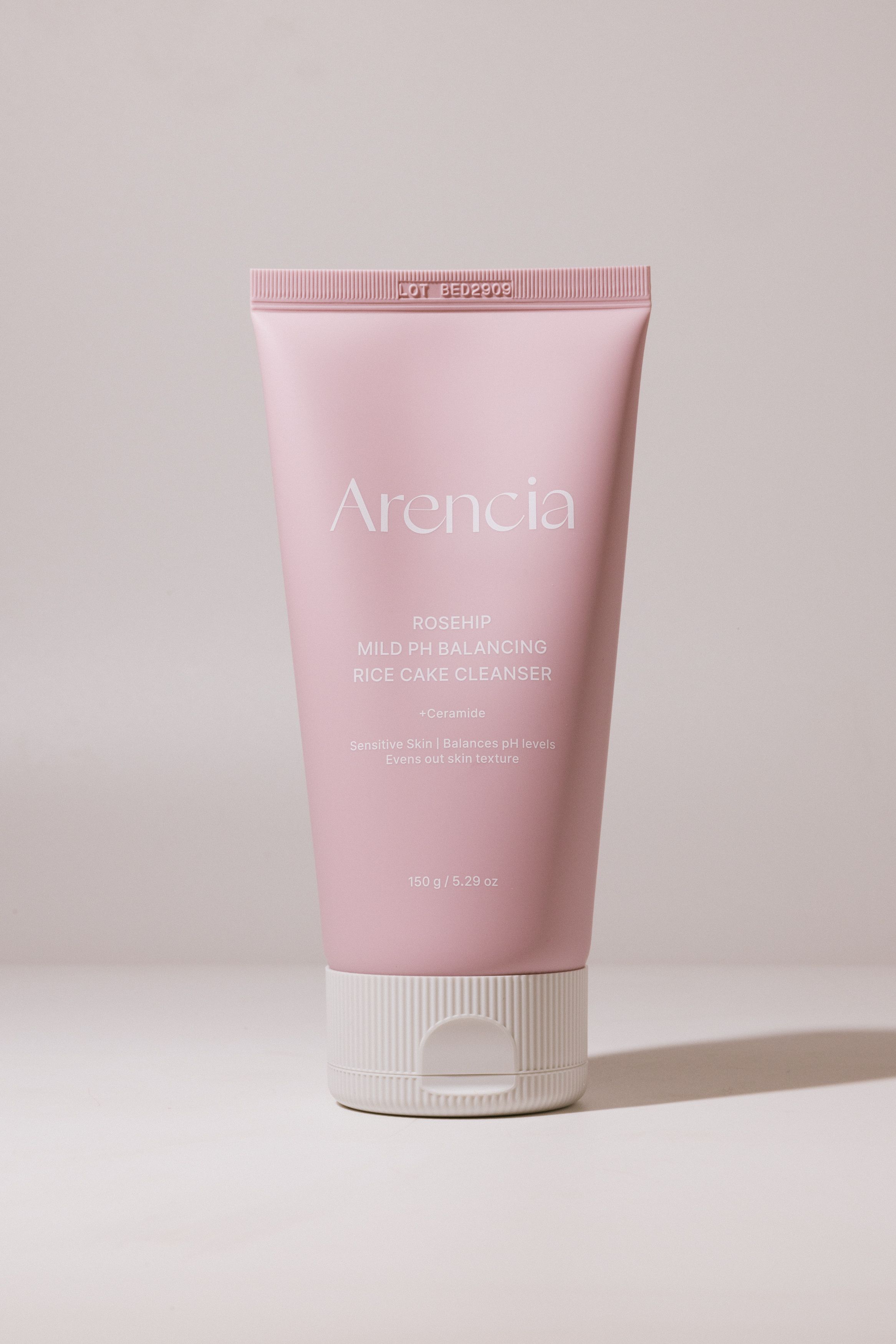 

Деликатная пенка для умывания с шиповником Arencia Rosehip Mild PH Balancing Rice Cake Cleanser 150g