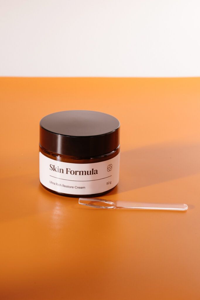 Ультра - обогащенный, питательный и регенерирующий крем Skin Formula Ultra Rich Restore Cream, 50г