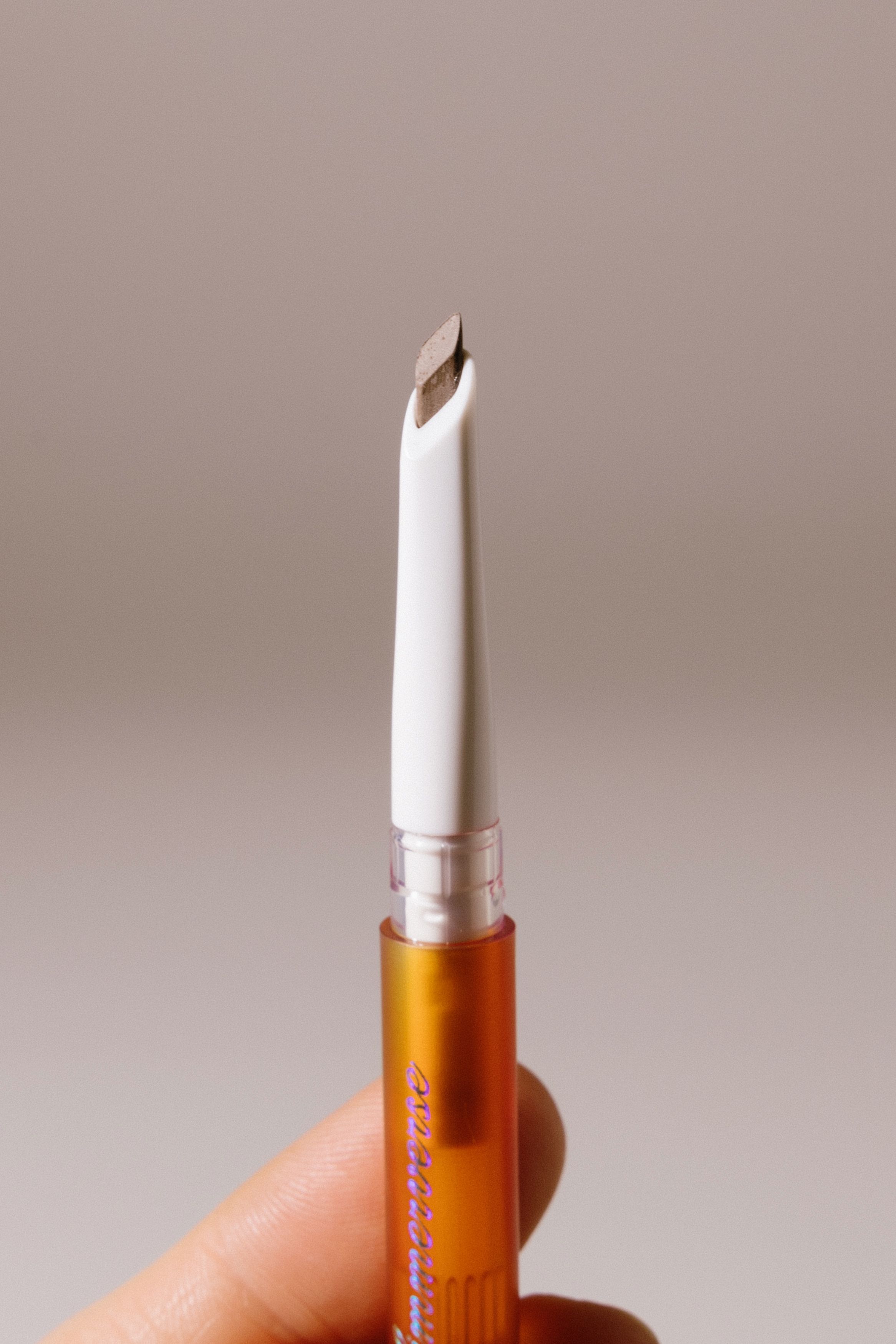 

Карандаш для бровей Arive Makeup Glimmerverse Brow Defining [03 Cocoa] 0,2g