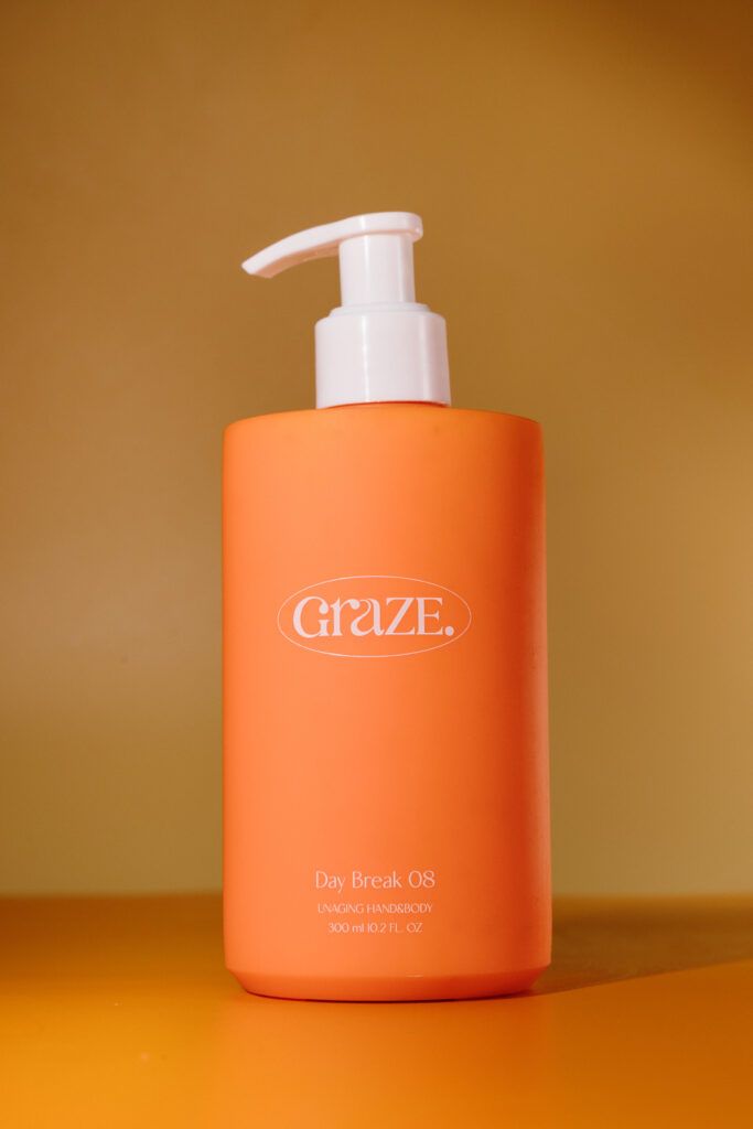 Парфюмированный антивозрастной крем для рук и тела Grazepoint Day Break 08 Unaging Hand&Body 300ml