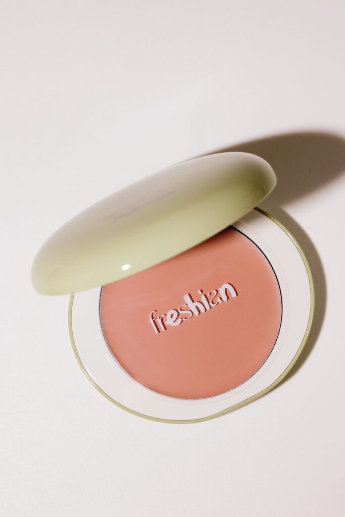 Нежные кремовые румяна [03 Healthy Smile] Freshian Egg Like Cream Blush Vegan 6,5g