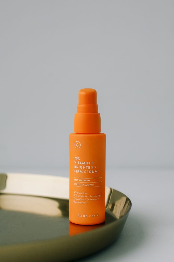 Укрепляющая, "молочковая" сыворотка с витамином С 20% ALLIES OF SKIN 20% Vitamin C Brighten + Firm Serum 30ml